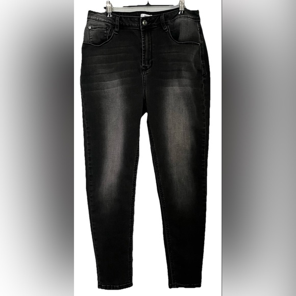 Kensie Skinny Jeans Size 12/31 Stretch Black Faded Ankle Slim - Picture 1 of 13